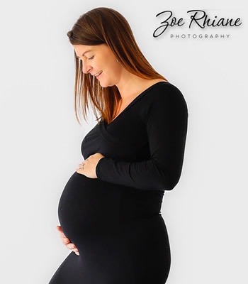 maternity photographer in Bolton