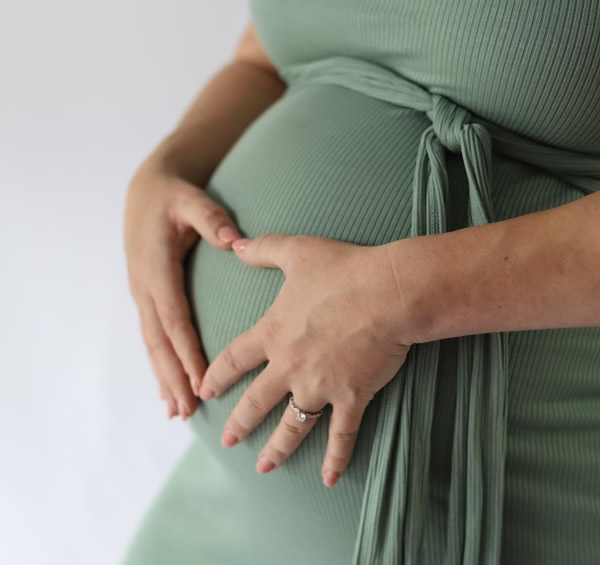 baby bump Photographer in bolton